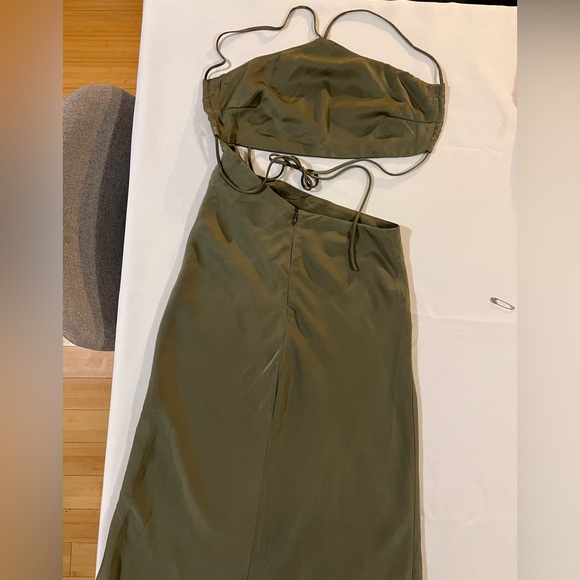 Meshki Astrella Halter Cut Out Midi Dress - Cardamom - Picture 5 of 7